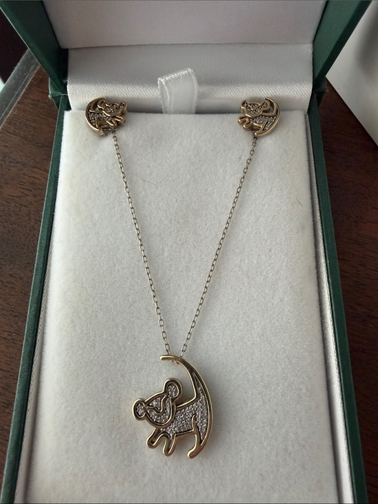 Kay Jewelers Jewelry - Disney Treasures The Lion King 17” Necklace and Earring Set